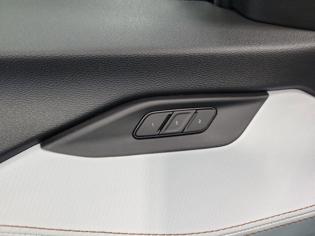 New 2026 Jeep Cherokee Overland w/ Trailer Tow Group image 20