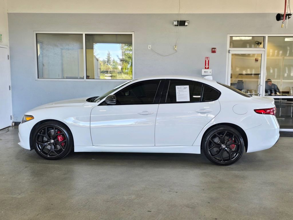 Used 2019 Alfa Romeo Giulia Sprint w/ Nero Edizione image 7