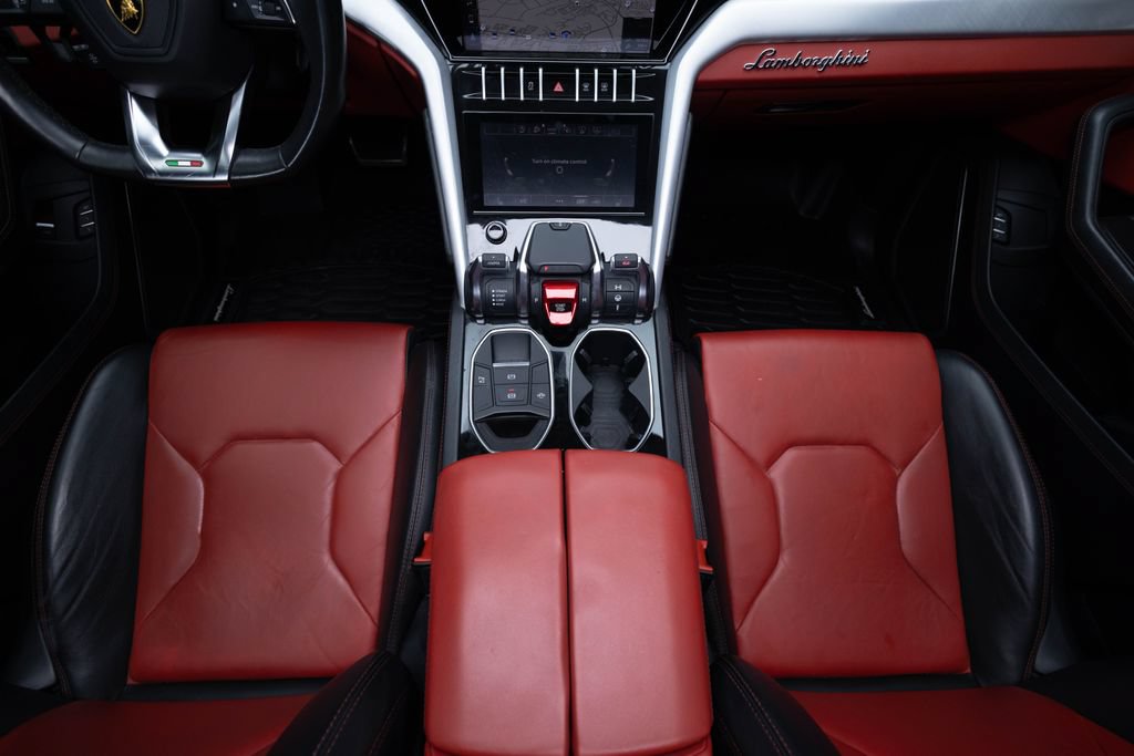 Used 2022 Lamborghini Urus AWD/4WD image 45