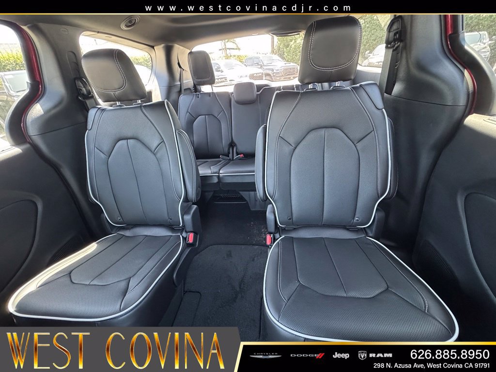 New 2027 Chrysler Pacifica Limited FWD image 29