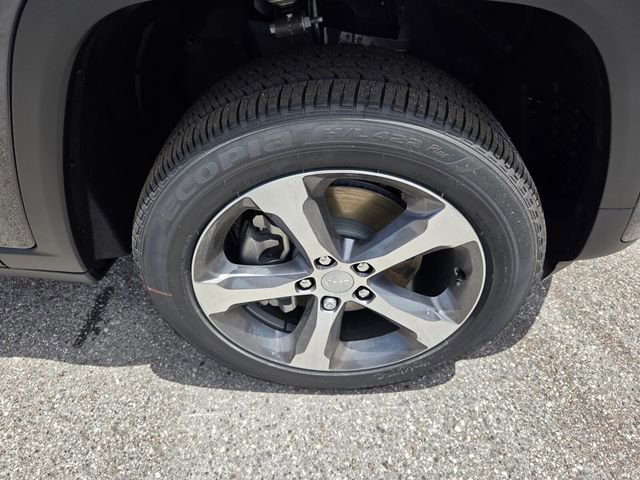 New 2026 Jeep Grand Cherokee L Limited RWD image 18