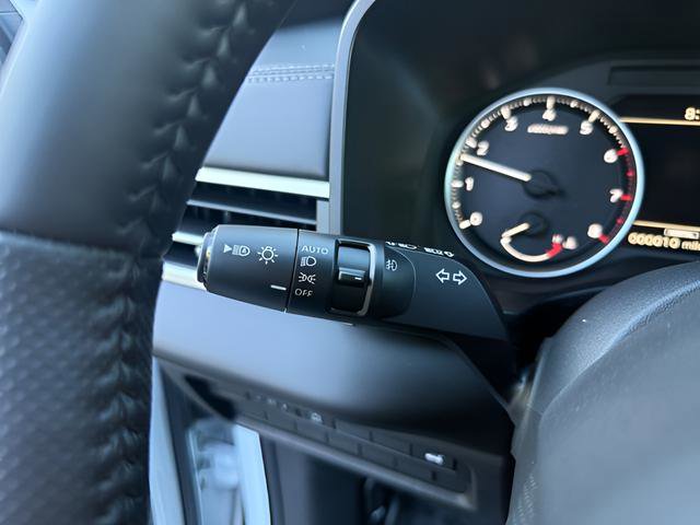 New 2026 Mitsubishi Outlander SE FWD image 14