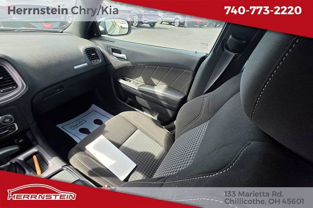 Used 2023 Dodge Charger SXT w/ Blacktop Package AWD/4WD image 11