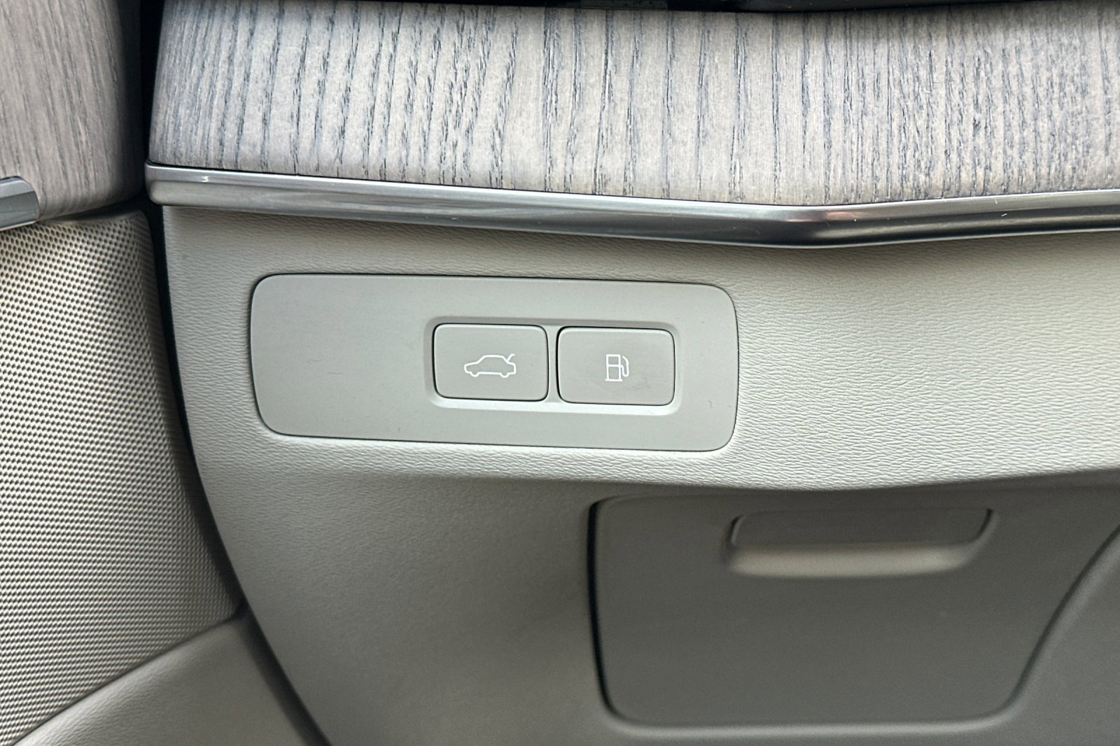 Used 2023 Volvo XC90 T8 Ultimate image 33