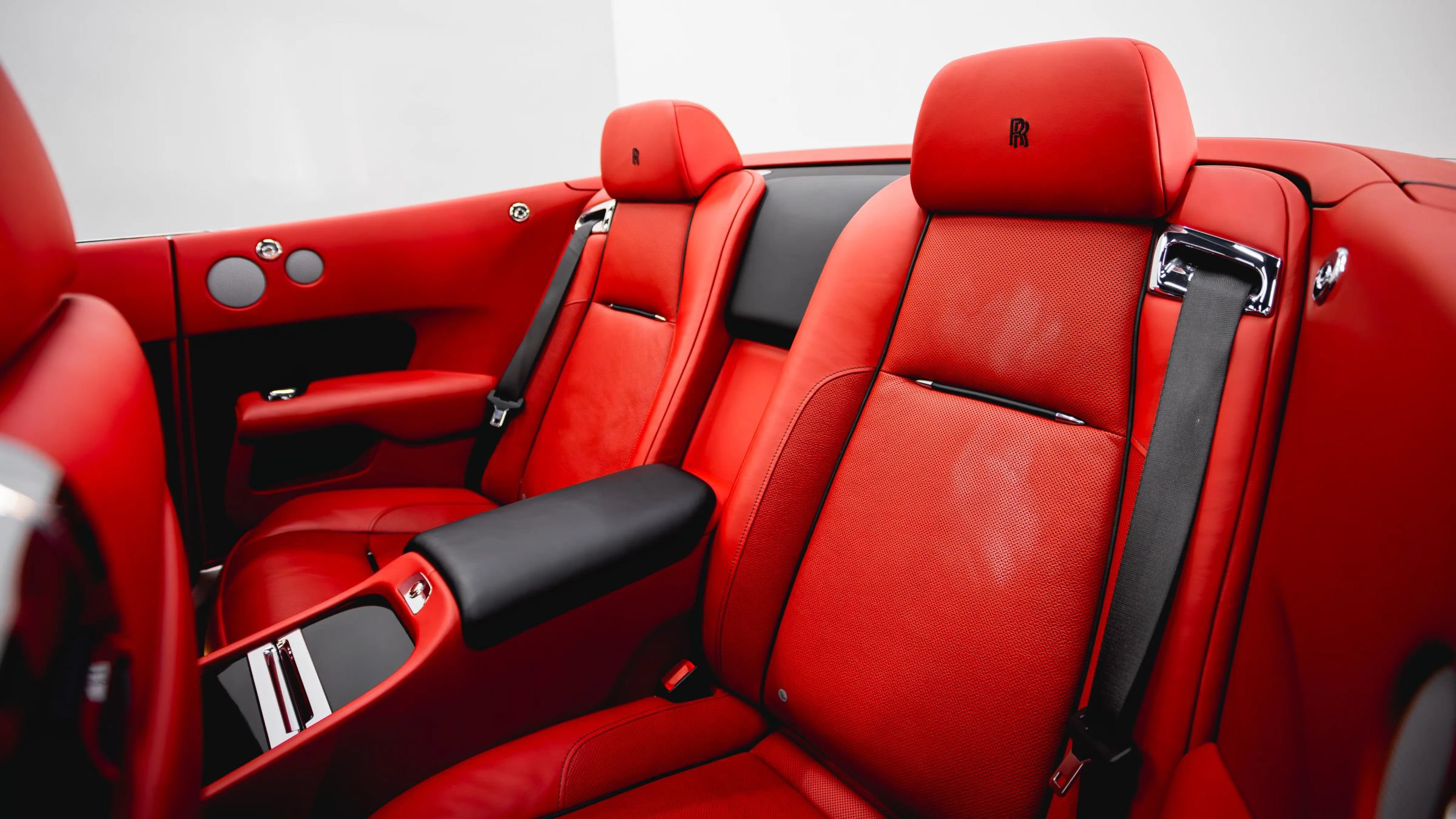 Used 2017 Rolls-Royce Dawn RWD image 50