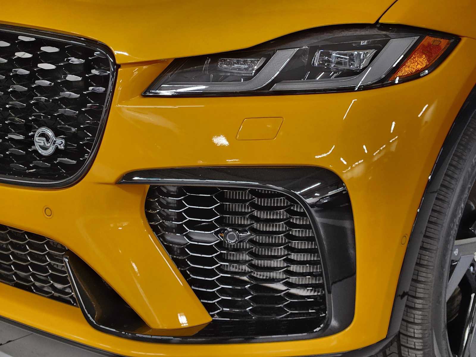 New 2026 Jaguar F-PACE SVR 575 Edition AWD/4WD image 12