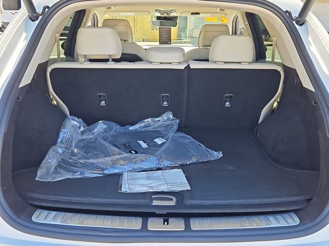 Used 2026 Genesis GV70 2.5T Select image 17