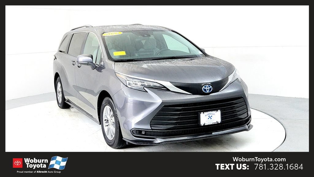 Used 2025 Toyota Sienna LE
