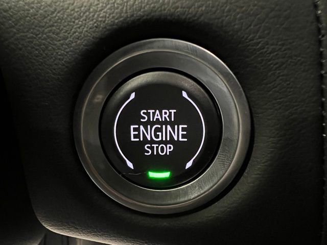 Used 2024 Chevrolet Suburban RST AWD/4WD image 32