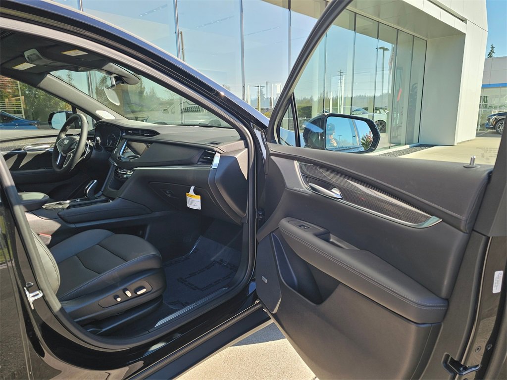 New 2025 Cadillac XT5 Sportv w/ LPO, Floor Liner Package image 12