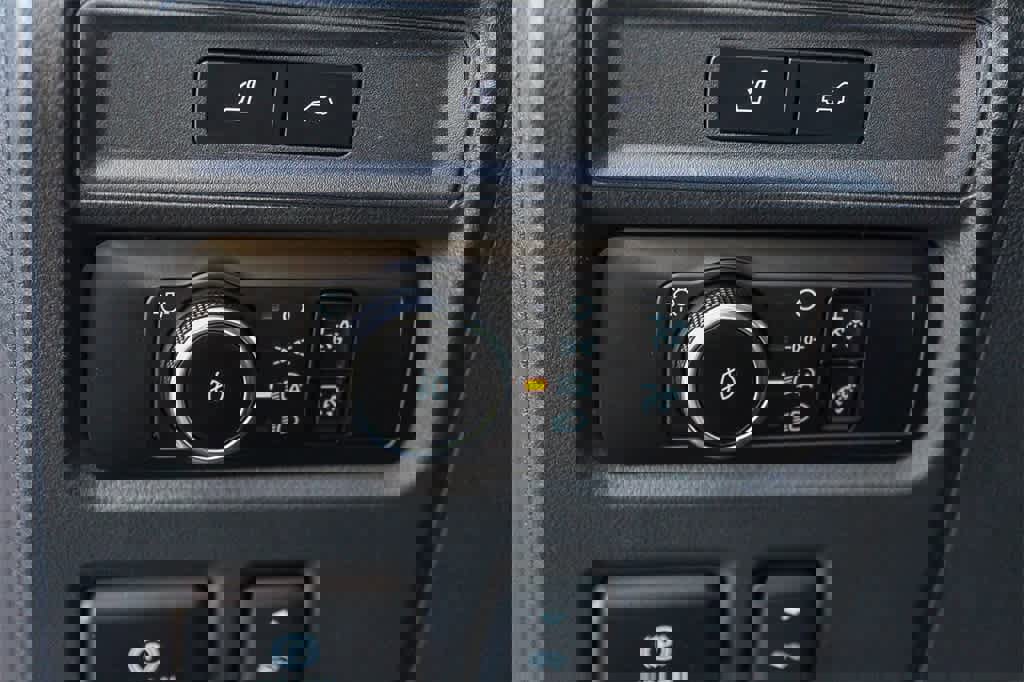 Used 2024 Ford Expedition XLT image 29