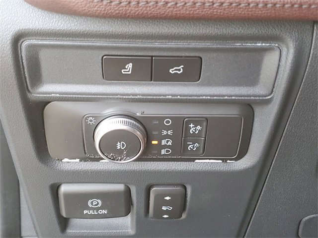 Used 2022 Ford Expedition Limited image 25