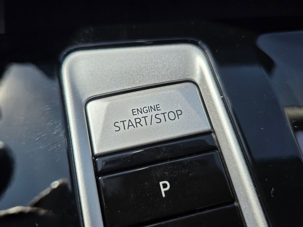 Used 2025 Volkswagen Atlas SEL Premium R-Line image 41