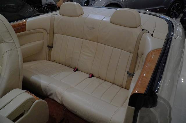 Used 2008 Bentley Azure image 29