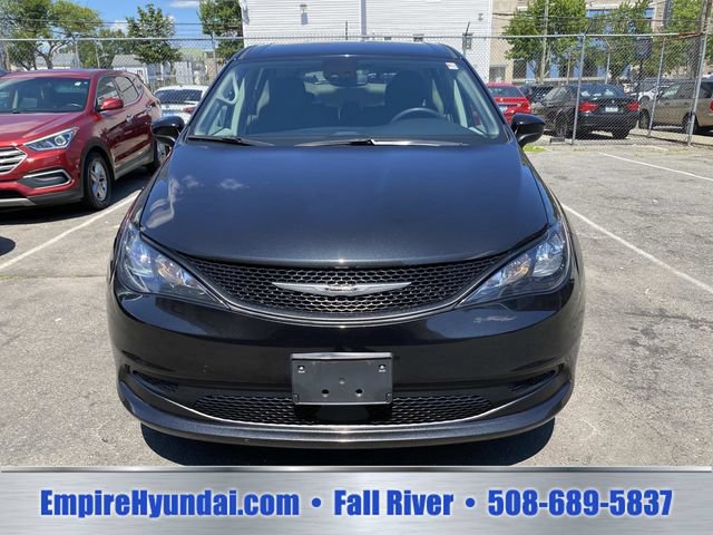 Used 2023 Chrysler Voyager LX FWD image 27