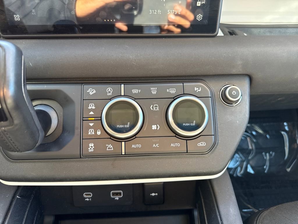 Used 2020 Land Rover Defender 110 S image 22