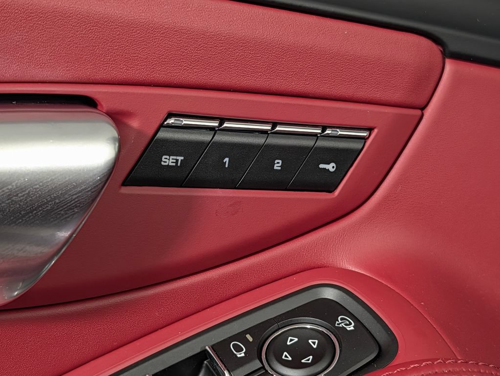 Certified 2024 Porsche 718 Boxster RWD image 24