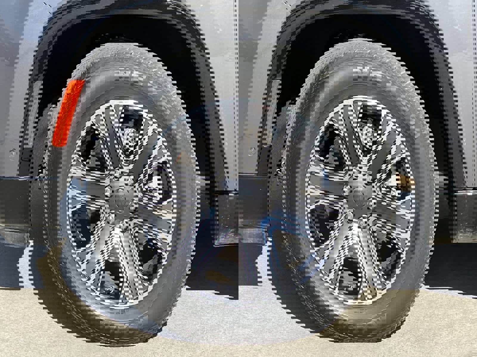 Used 2024 Jeep Wagoneer Series II w/ Flexible Seating Group image 29