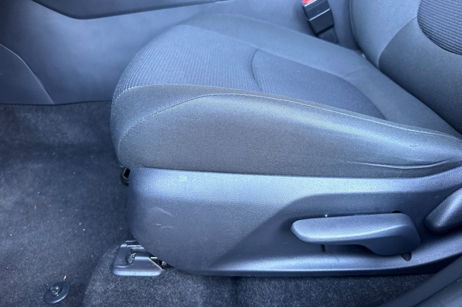 Certified 2024 Toyota RAV4 LE AWD/4WD image 15