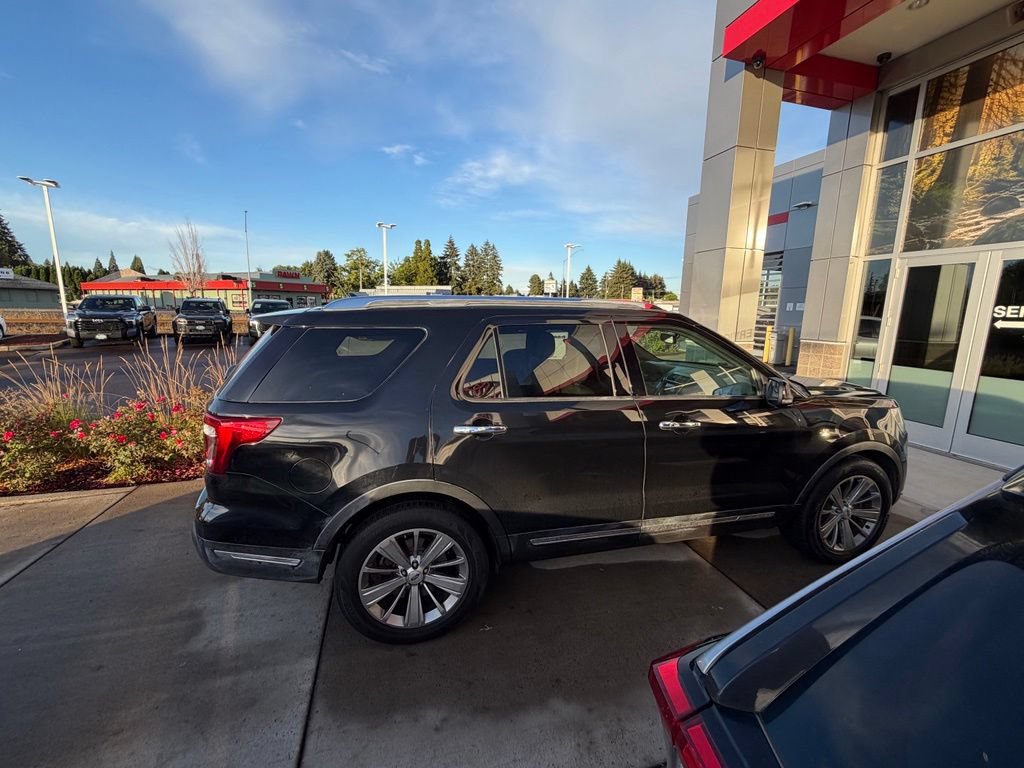 Used 2018 Ford Explorer Limited AWD/4WD image 7