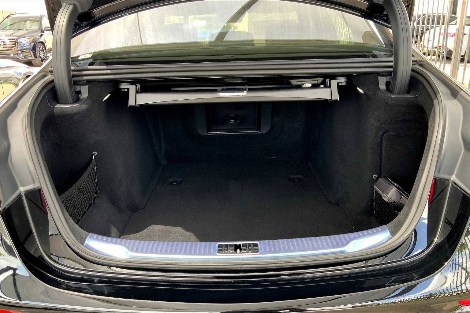 New 2025 Mercedes-Benz S 580 4MATIC Sedan image 14
