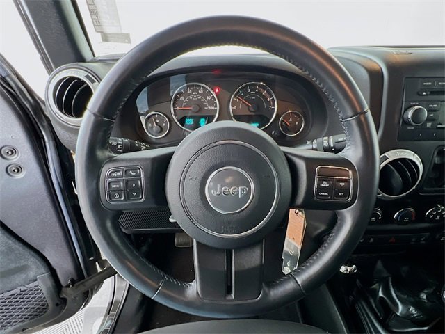 Used 2017 Jeep Wrangler Unlimited Sahara w/ Connectivity Group image 12