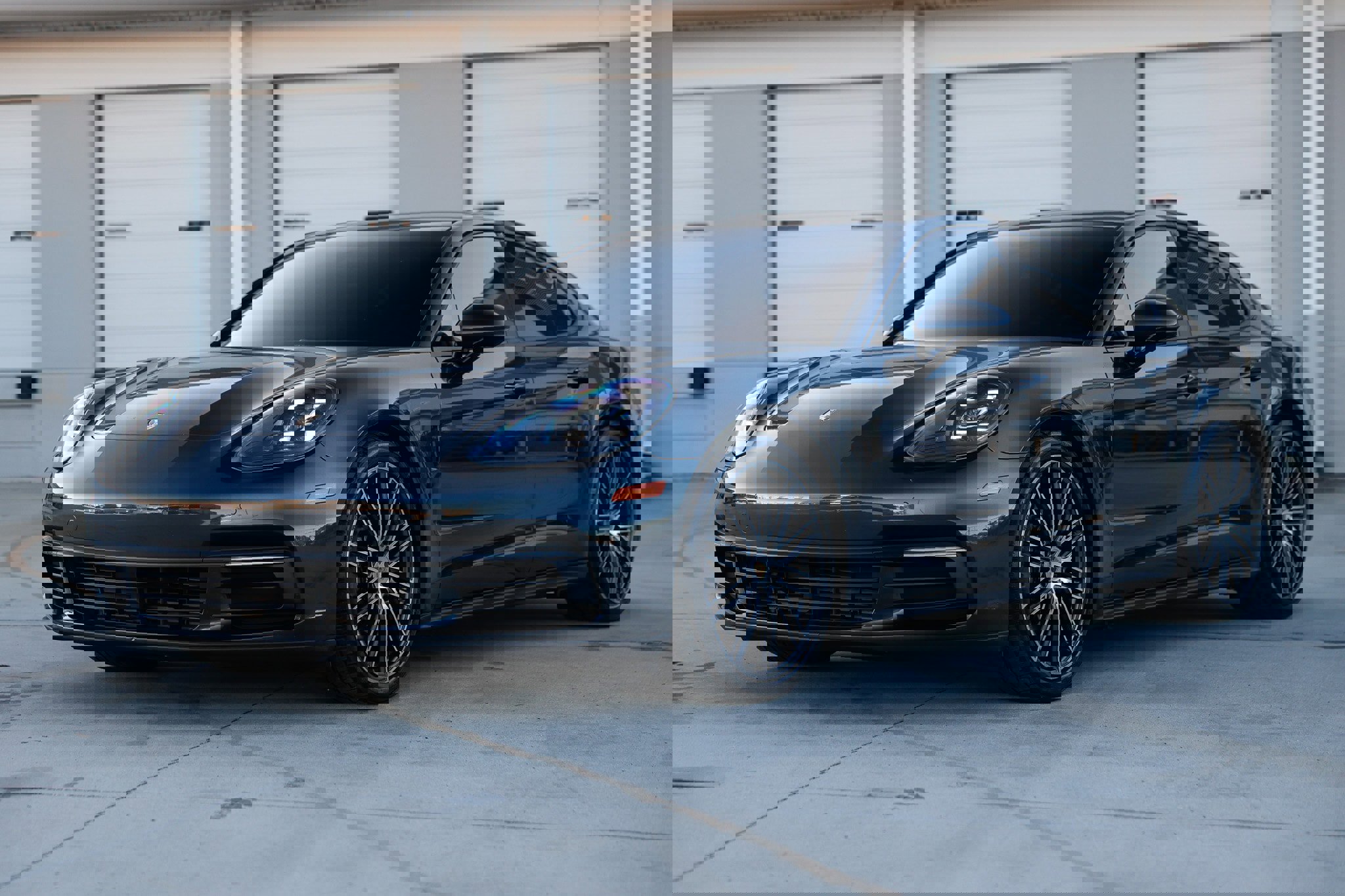 Used 2018 Porsche Panamera image 4