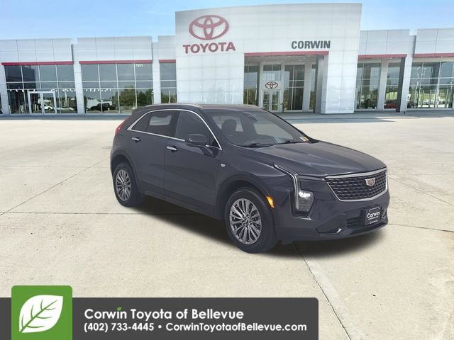 Used 2025 Cadillac XT4 Premium Luxury image 3