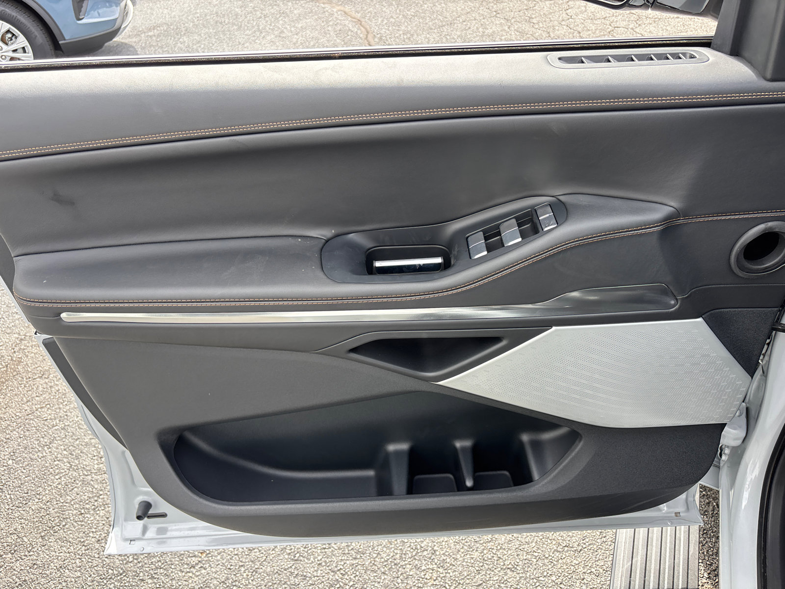 New 2025 Lincoln Navigator L Black Label image 11