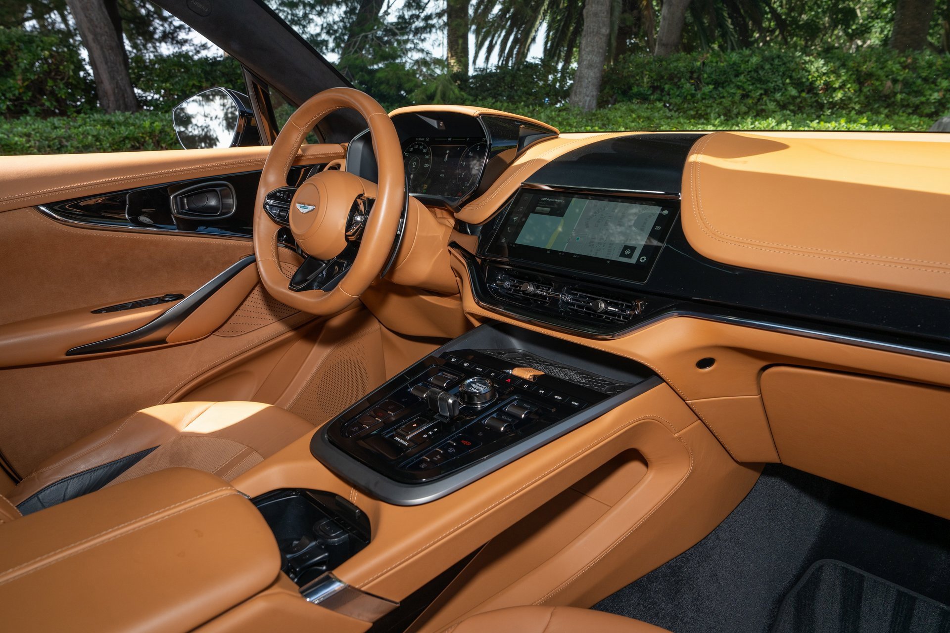 Used 2025 Aston Martin DBX 707 image 14