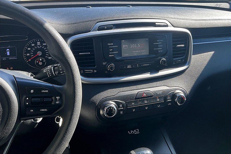 Used 2016 Kia Sorento AWD image 9