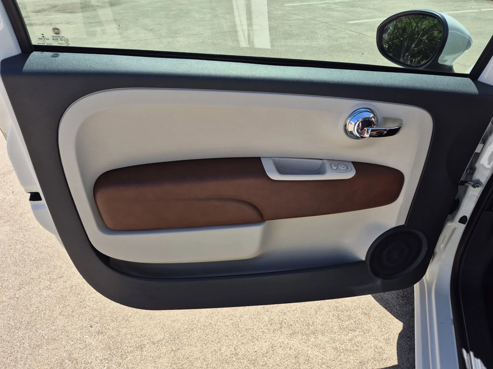 Used 2019 FIAT 500 Lounge FWD image 12