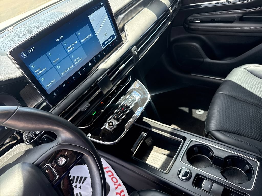 Certified 2025 Lincoln Corsair Grand Touring w/ Equipment Group 301A AWD/4WD image 17