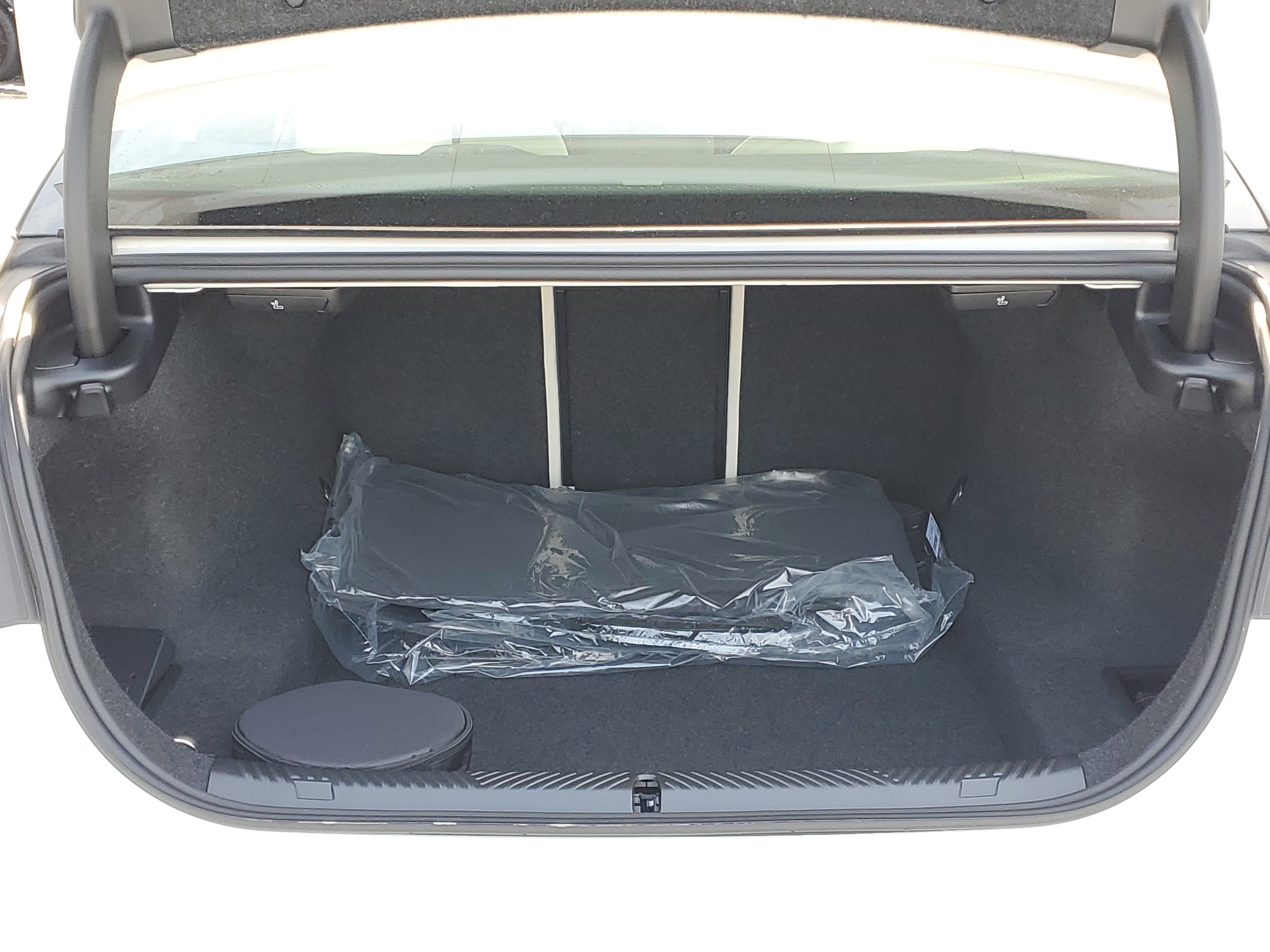 New 2026 BMW 530i xDrive w/ Premium Package image 25