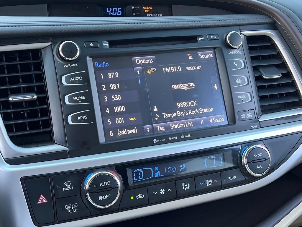 Certified 2017 Toyota Highlander XLE FWD image 23