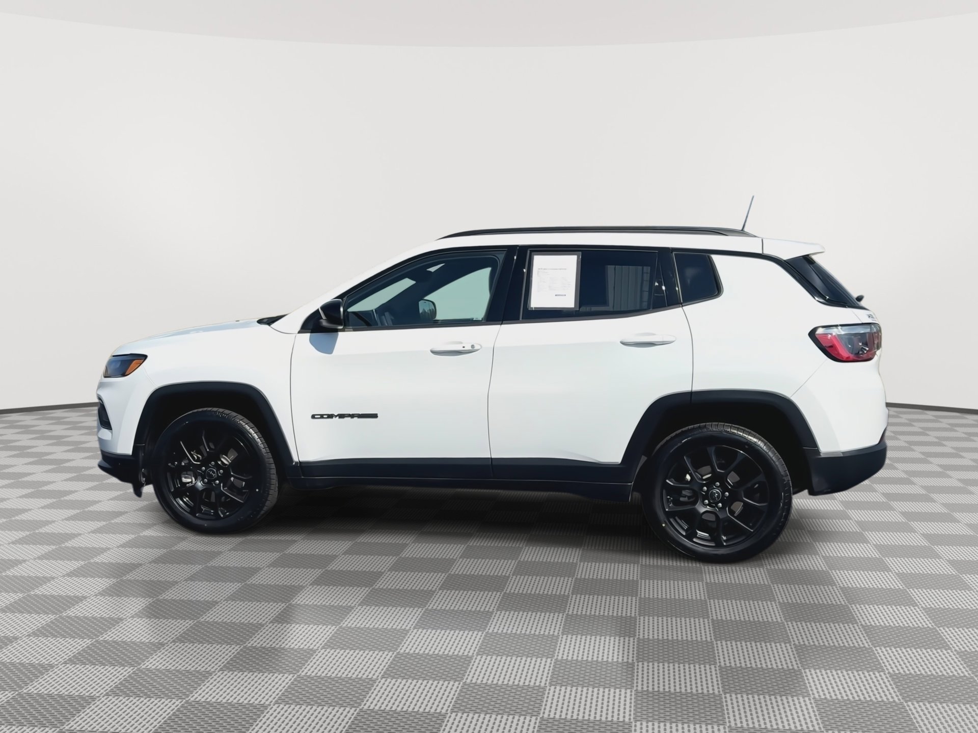 Used 2025 Jeep Compass Latitude w/ Altitude Special Edition image 5