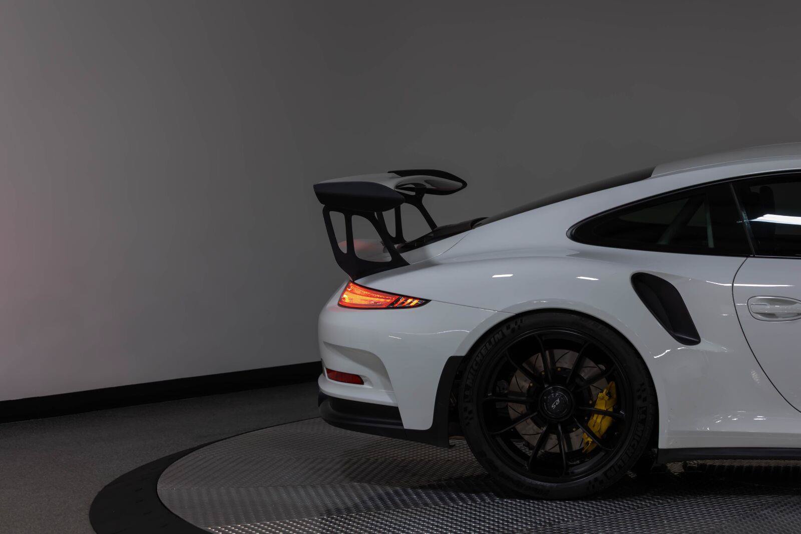 Used 2016 Porsche 911 GT3 RS RWD image 37