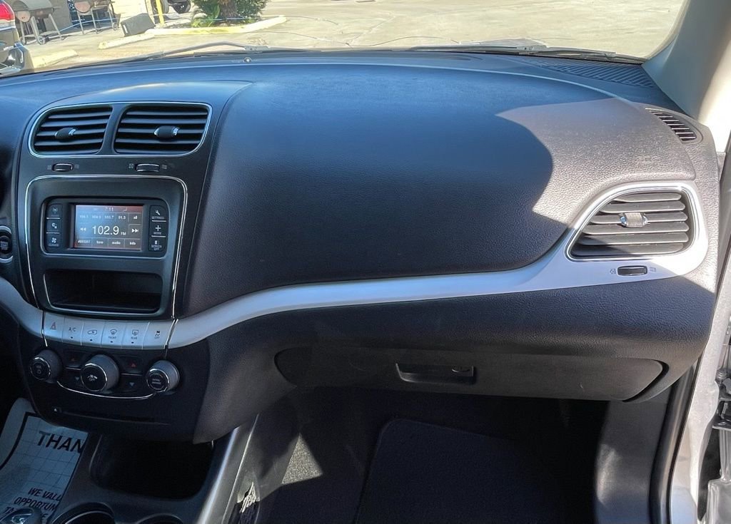 Used 2018 Dodge Journey SXT w/ Connectivity Group FWD image 30