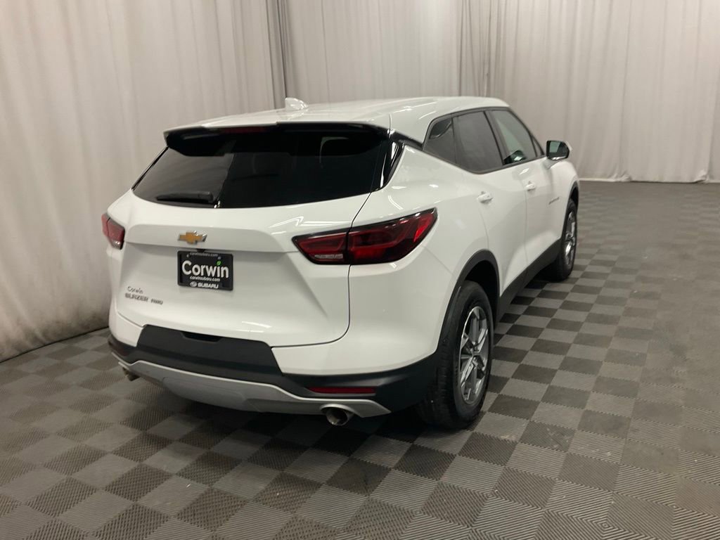 Used 2025 Chevrolet Blazer LT AWD/4WD image 8
