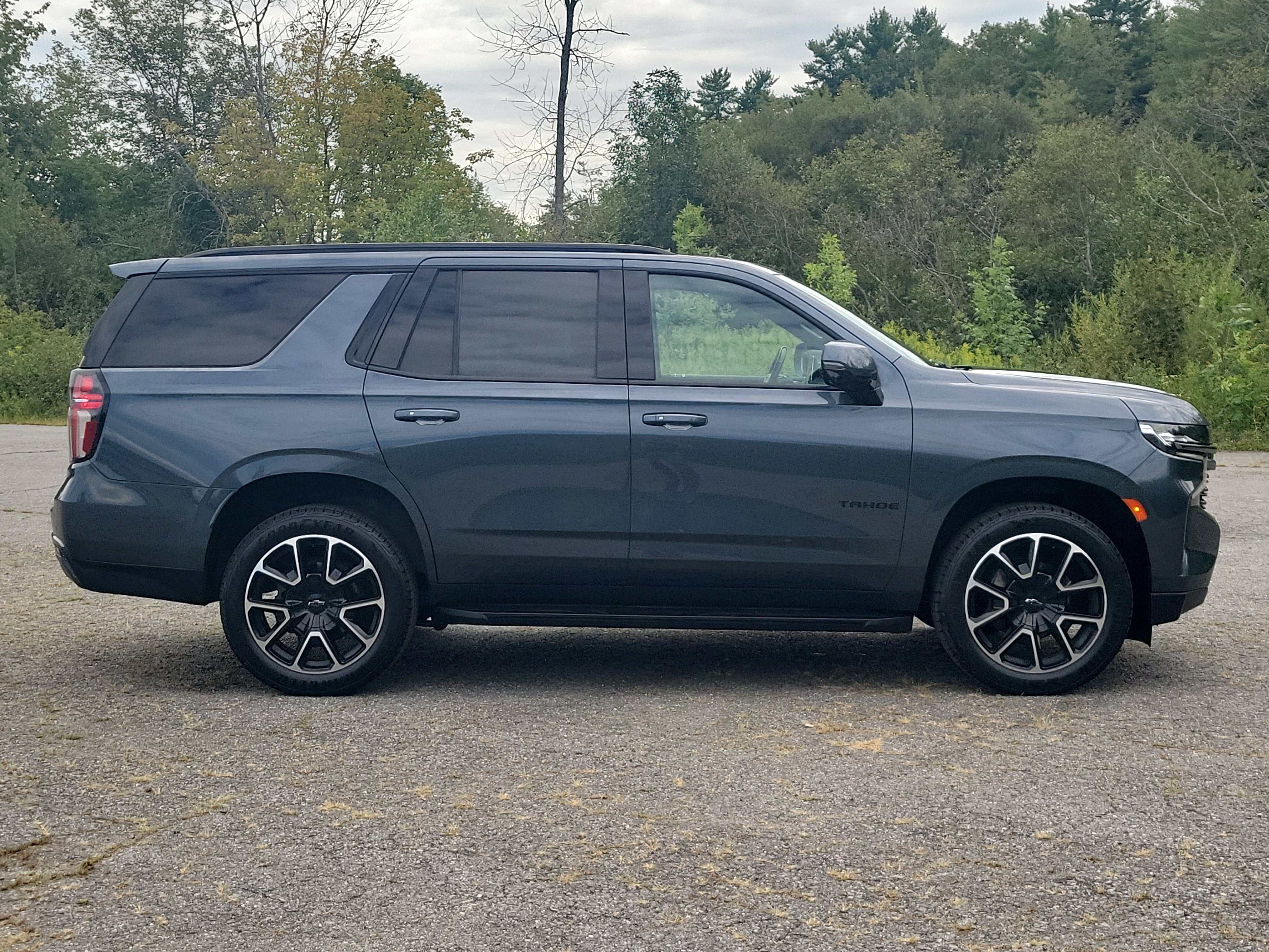 Used 2021 Chevrolet Tahoe RST w/ Luxury Package AWD/4WD image 4
