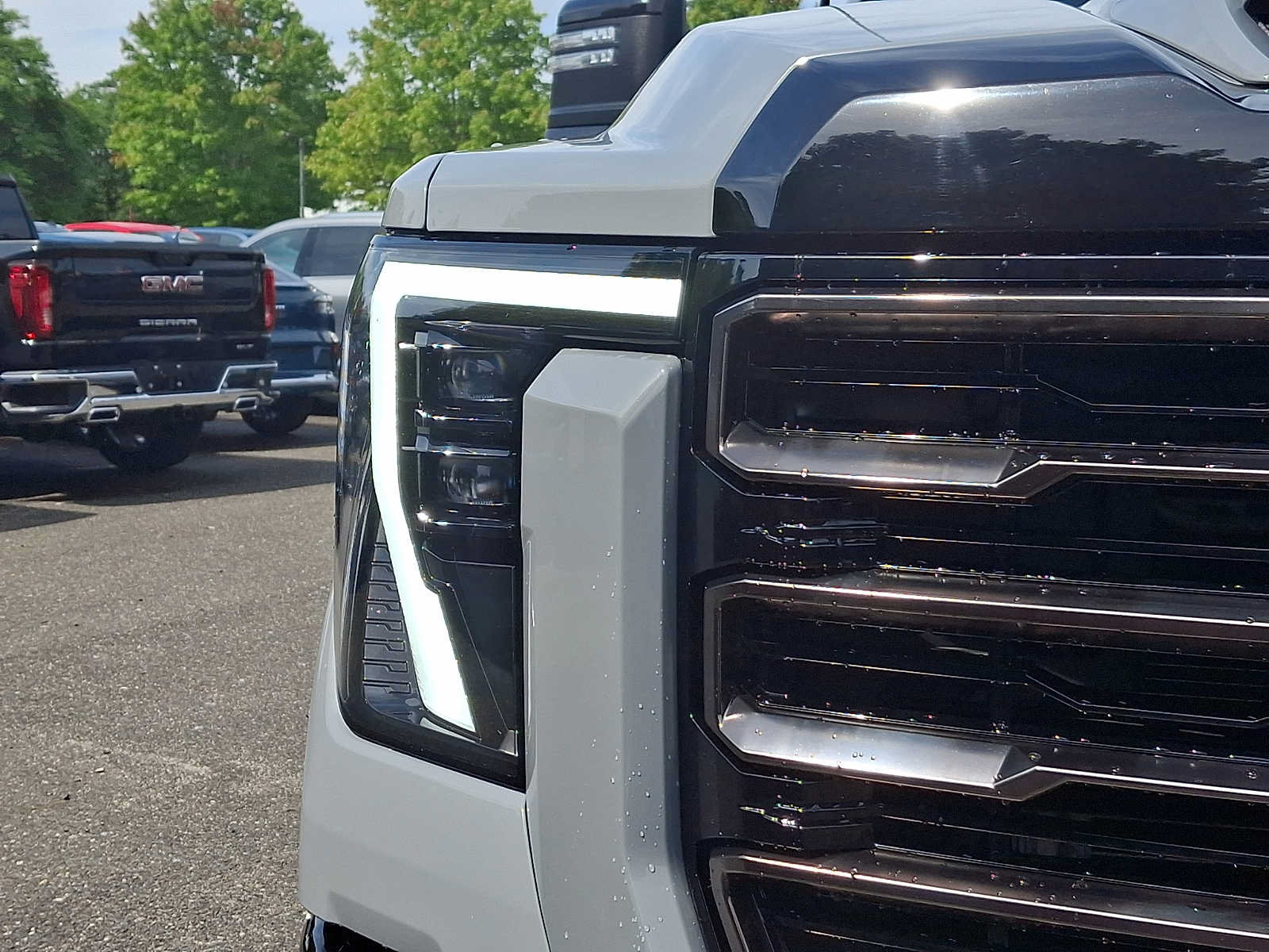Used 2024 GMC Sierra 2500 AT4X AWD/4WD image 9