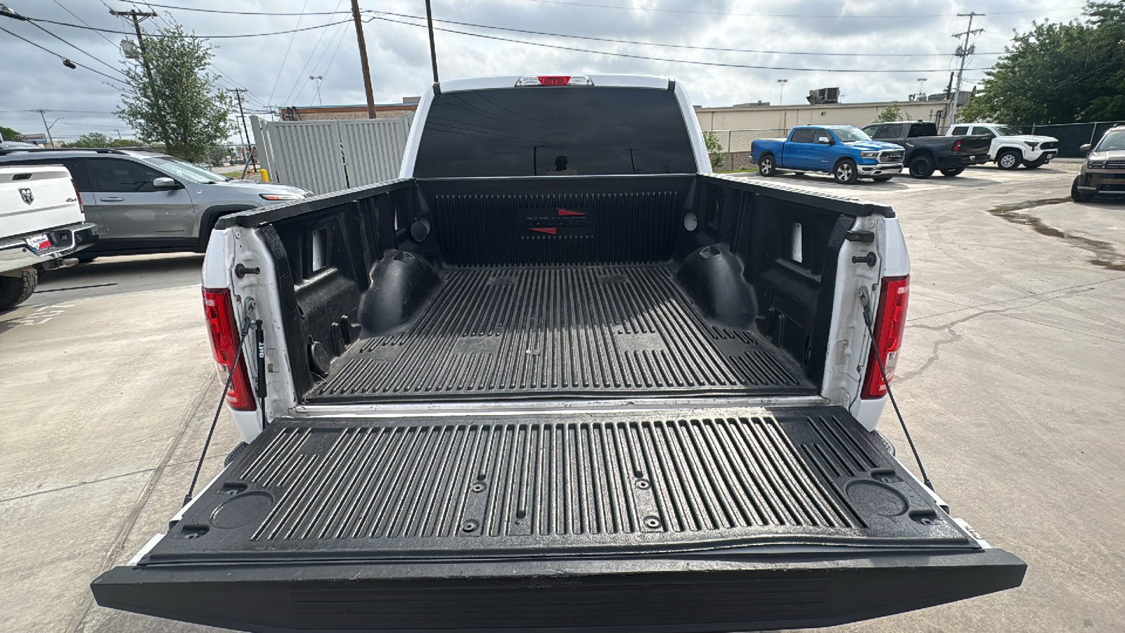 Used 2017 Ford F150 XL w/ Equipment Group 101A Mid AWD/4WD image 23