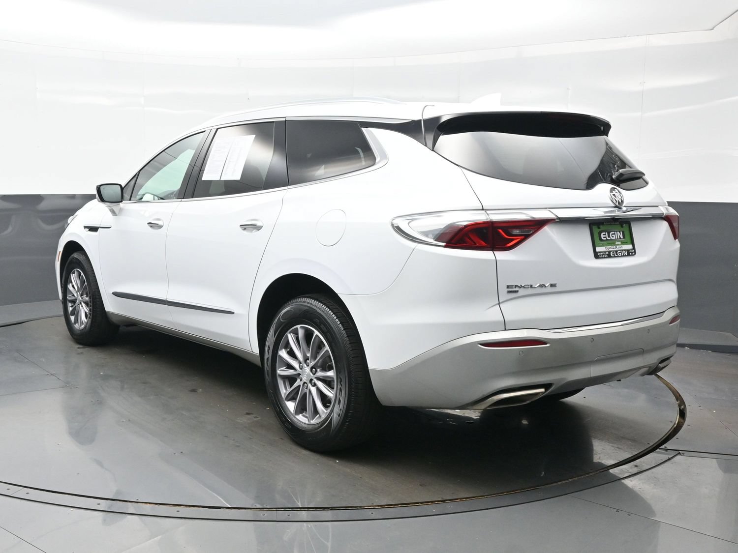 Used 2022 Buick Enclave Essence AWD/4WD image 5