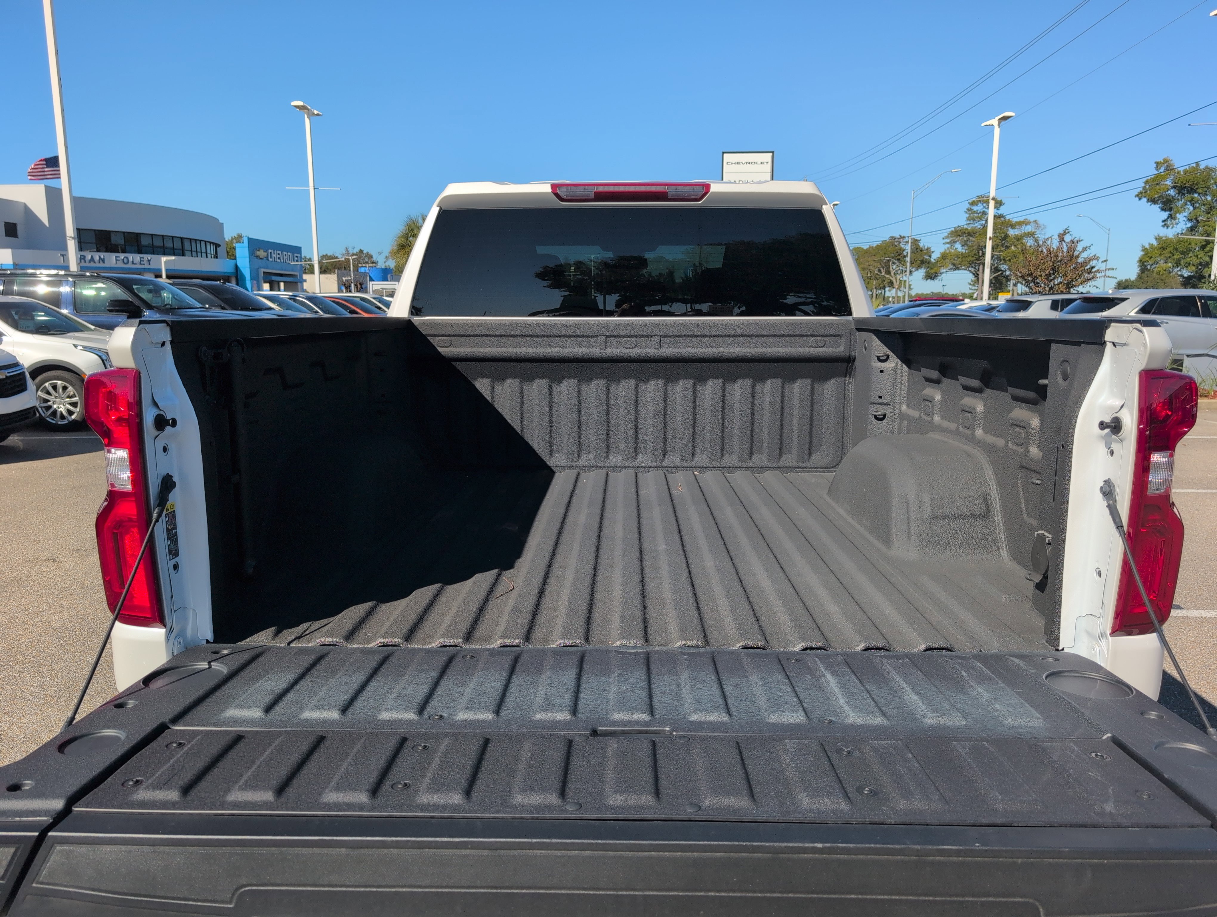 Used 2025 Chevrolet Silverado 1500 LTZ w/ Z71 Off-Road Package image 30