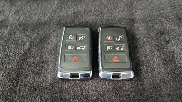 Used 2024 Land Rover Discovery Dynamic SE image 65