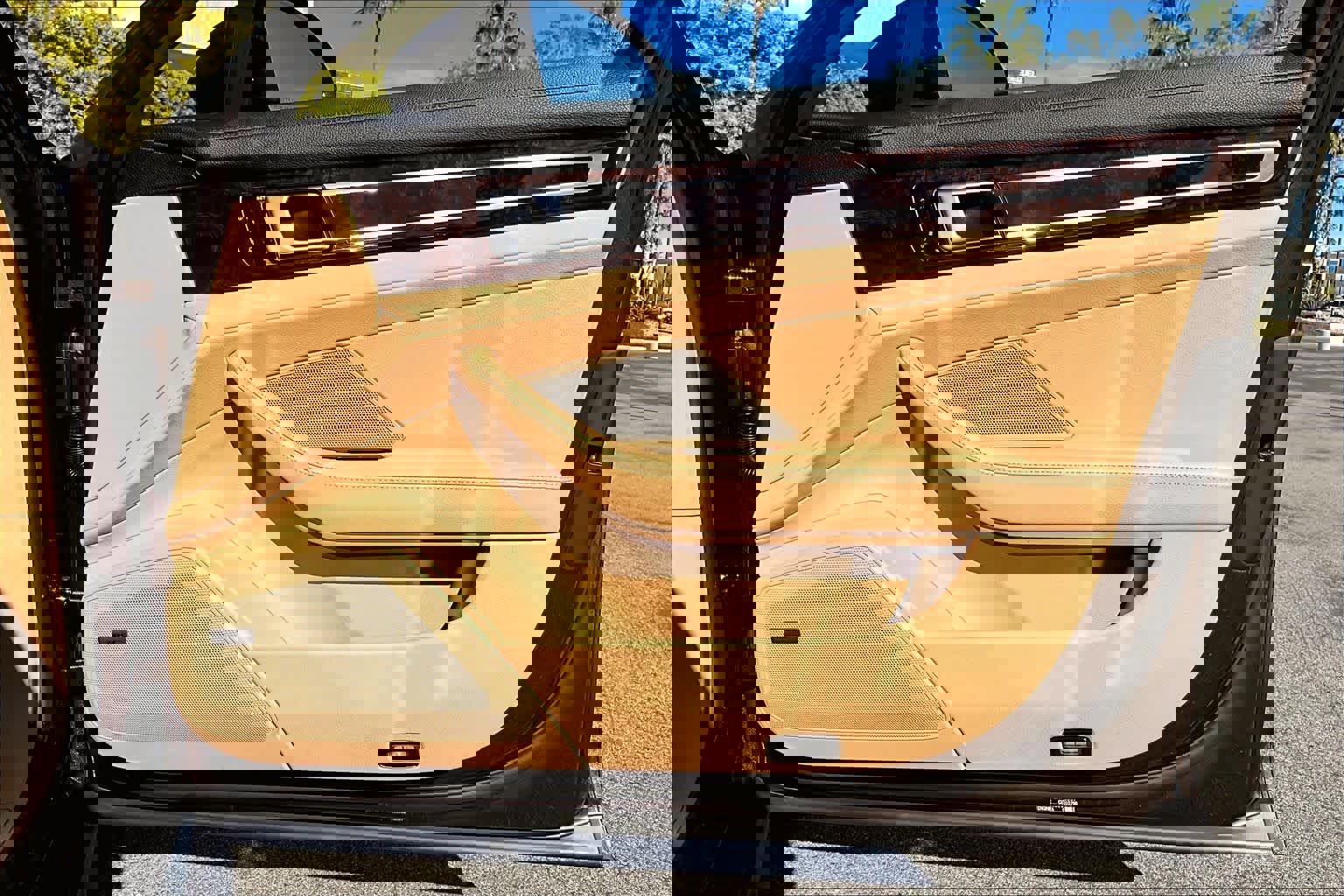 Used 2018 Porsche Panamera image 21