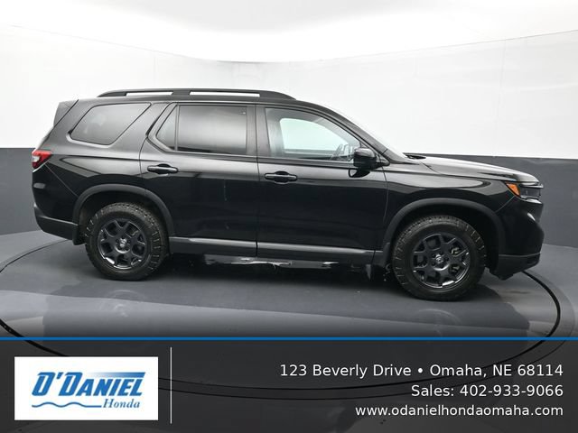 Used 2025 Honda Pilot TrailSport image 7