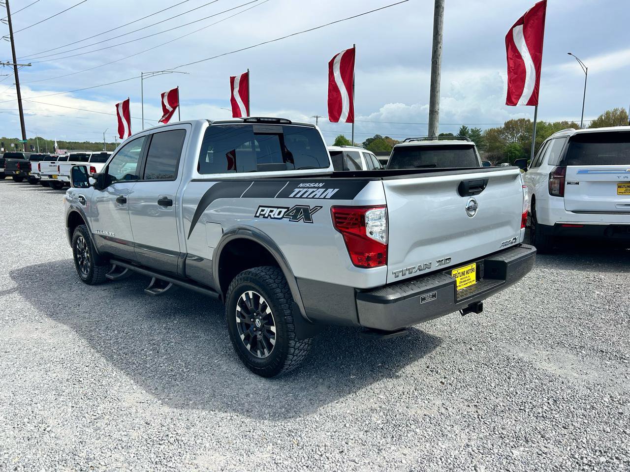 Used 2017 Nissan Titan PRO-4X image 19