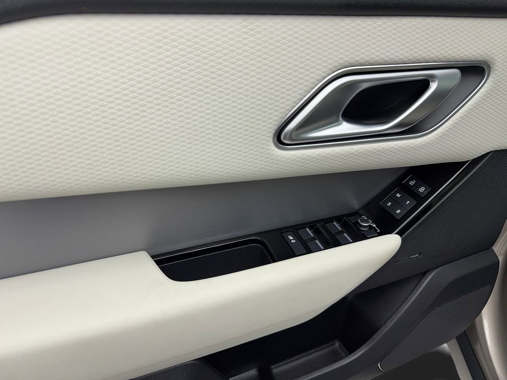 Used 2023 Land Rover Range Rover Velar R-Dynamic S AWD/4WD image 39