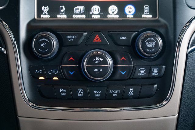 Used 2017 Jeep Grand Cherokee Limited w/ Luxury Group II AWD/4WD image 17